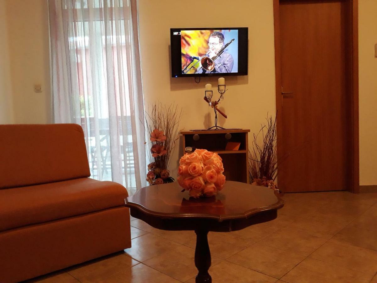 Family Apartments Suzi Ρόβινι Εξωτερικό φωτογραφία